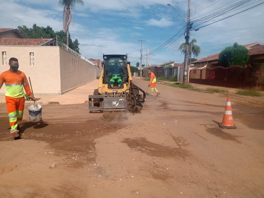 Read more about the article Ruas do União receberam tapa-buraco após solicitação do vereador João César Mattogrosso