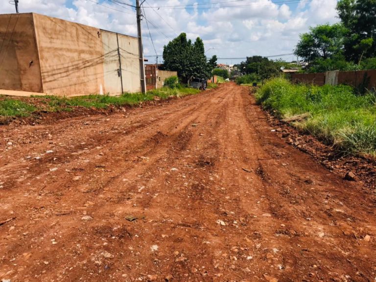 Read more about the article Chama o João: Rua Pocrane, no Santa Luzia, recebeu 5 braços de luz após solicitação do vereador João César Mattogrosso