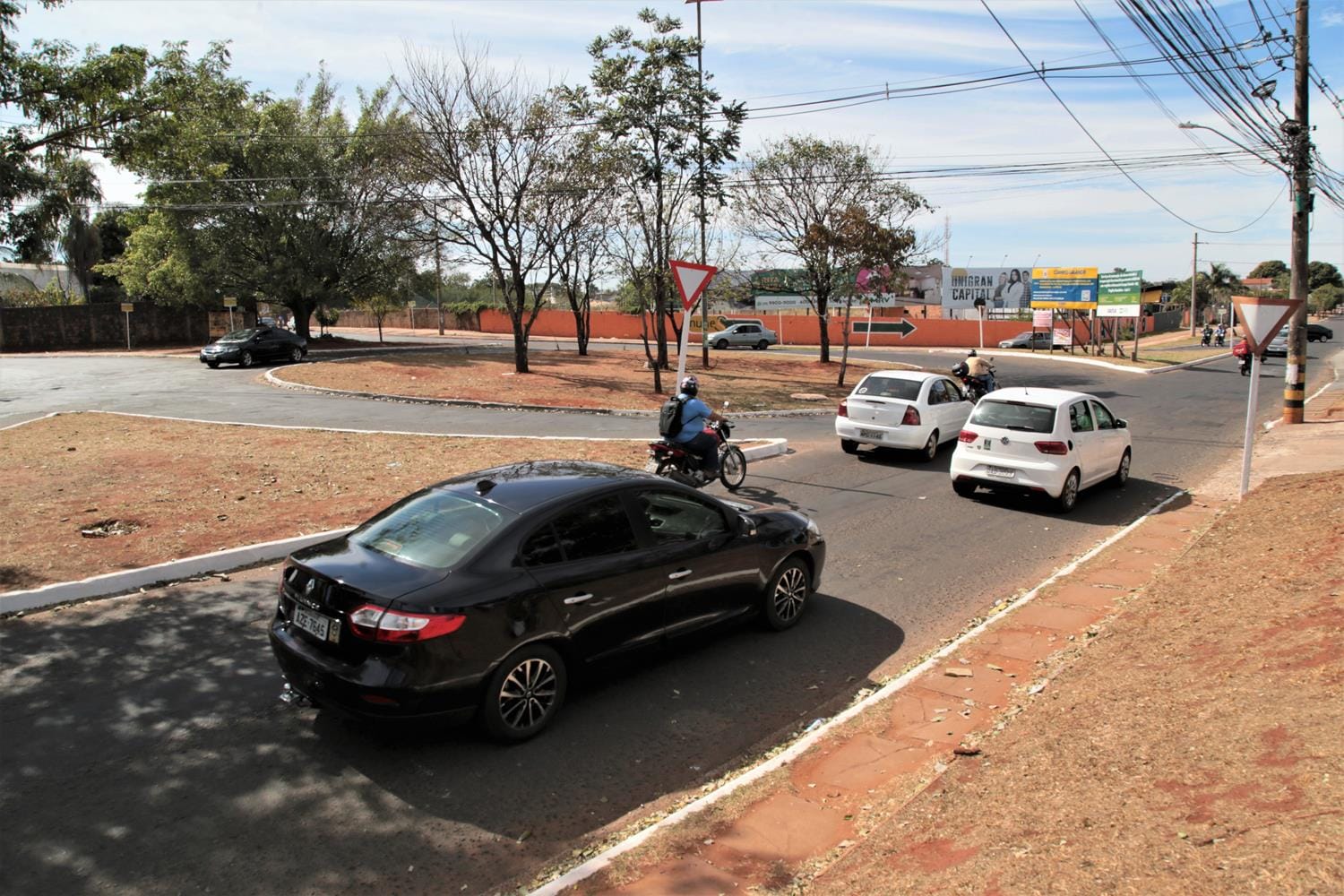 You are currently viewing Luta do vereador João César Mattogrosso, licitação para sinalização da rotatória da Três Barras está aberta