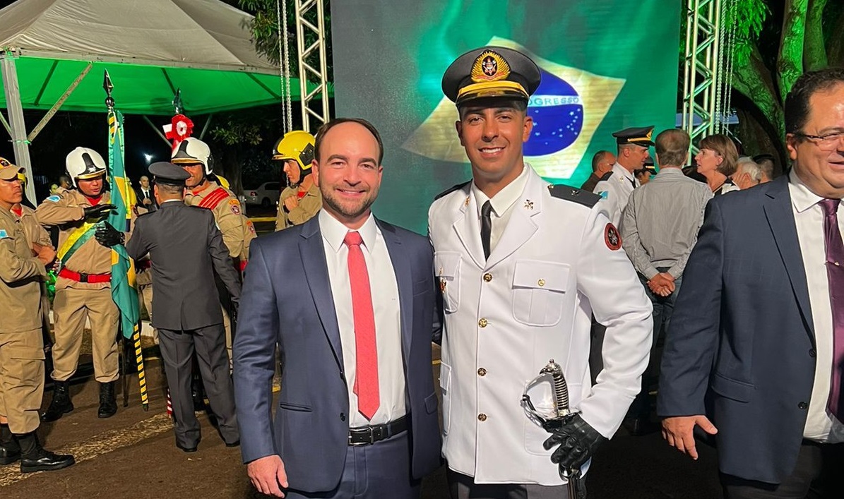 You are currently viewing João César Mattogrosso prestigia formatura de oficiais do Corpo de Bombeiros Militar de MS