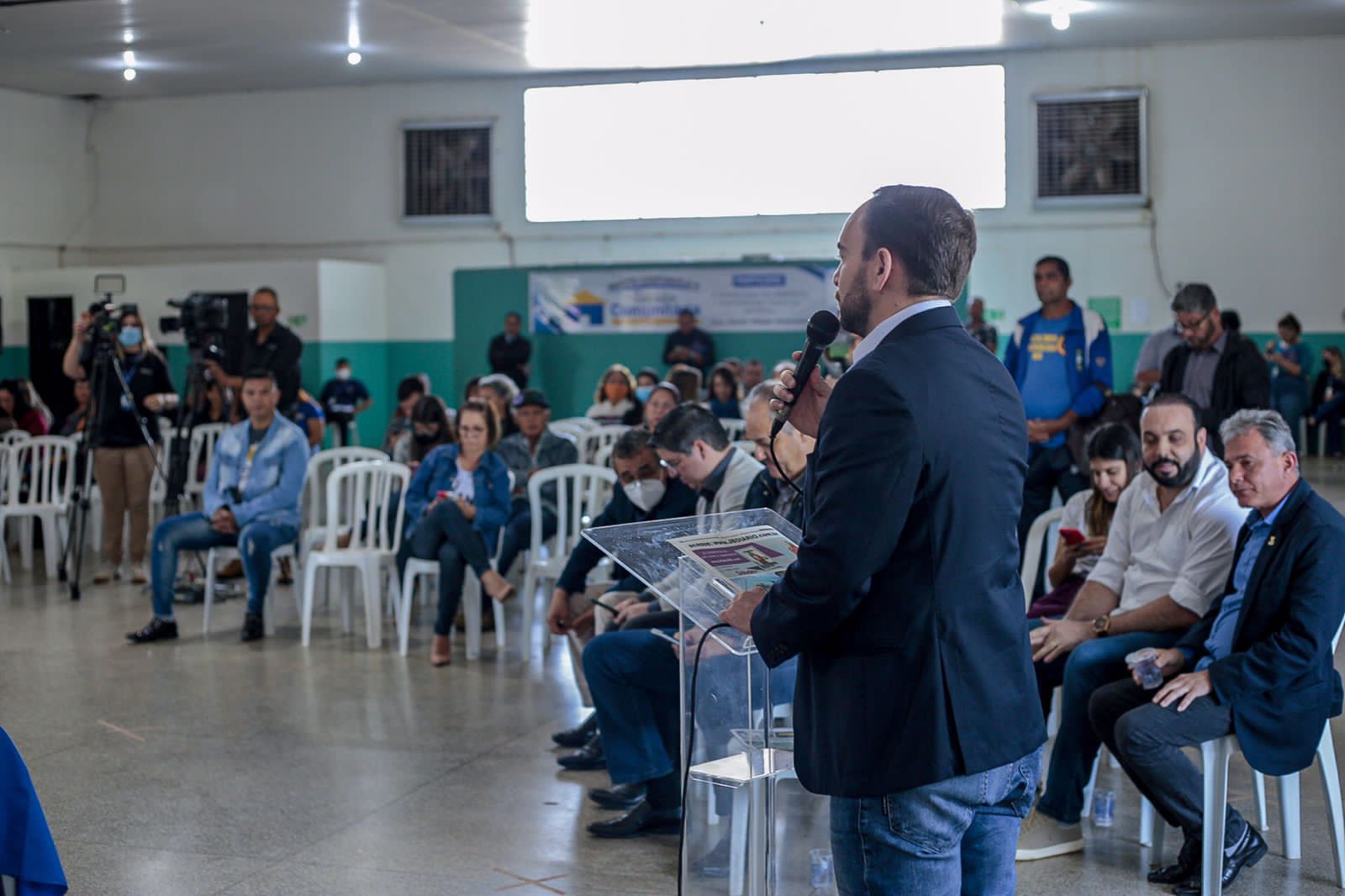 You are currently viewing Durante Sessão Comunitária, João César Mattogrosso anuncia liberação de R$ 2 milhões em emendas para construção da arena poliesportiva do Coophavila II