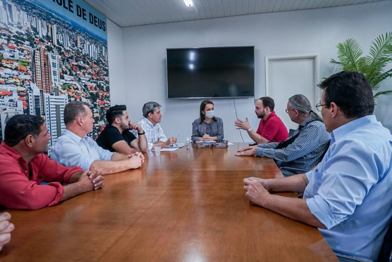 Read more about the article Por intermédio de João César Mattogrosso, moradores da Chácara dos Poderes tem pedido atendido pela Prefeitura