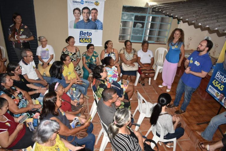 Read more about the article Em reuniões com artesãos e moradores do bairro Nova Lima, João César Mattogrosso fortalece seu compromisso com o desenvolvimento de MS