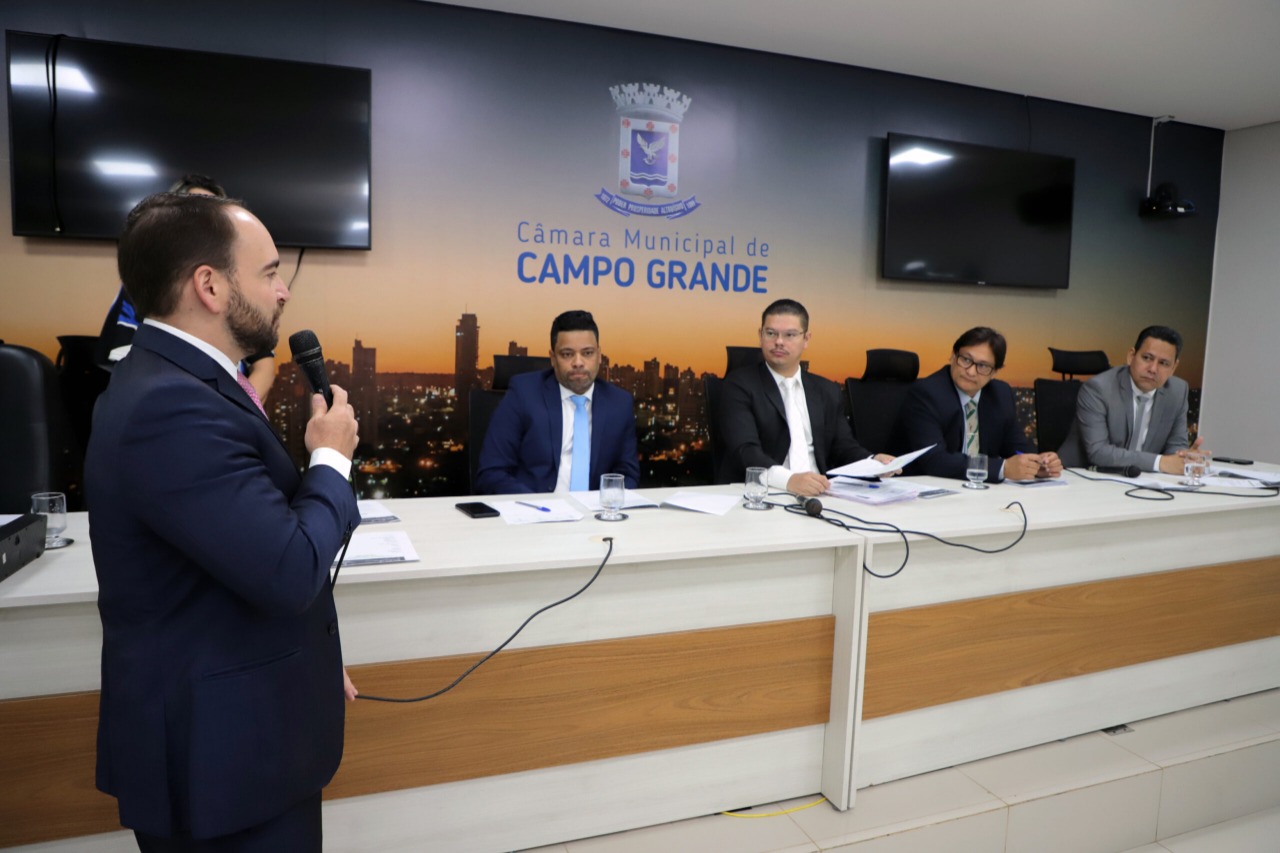 You are currently viewing Durante reunião da CCJ, João César Mattogrosso defende a adesão do teletrabalho nas repartições públicas municipais