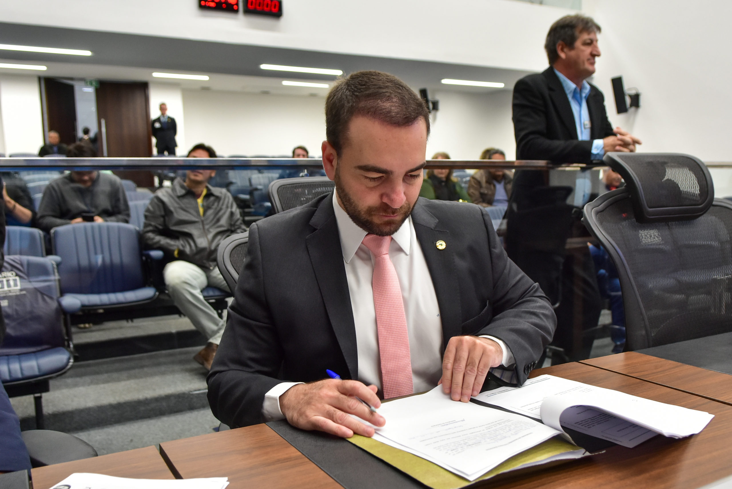 You are currently viewing Deputado João César Mattogrosso destaca sanção da alteração do cadastro de pedófilos em MS